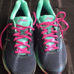 ASICS Gel Cumulus 18 Size 7.5 EUC